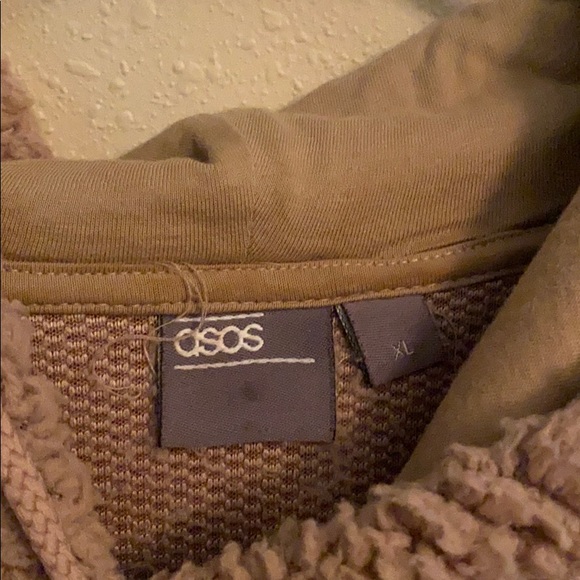 Men’s fuzzy sweatshirt.. - Picture 2 of 2